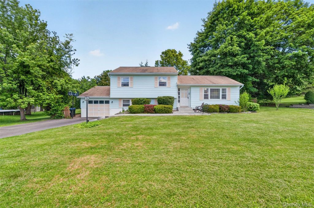 82 Barnes Road, Washingtonville, NY 10992