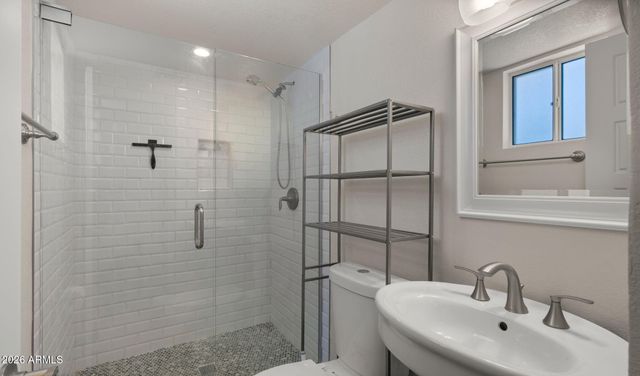 2255 E PIESTEWA PEAK Drive, Phoenix, AZ 85016
