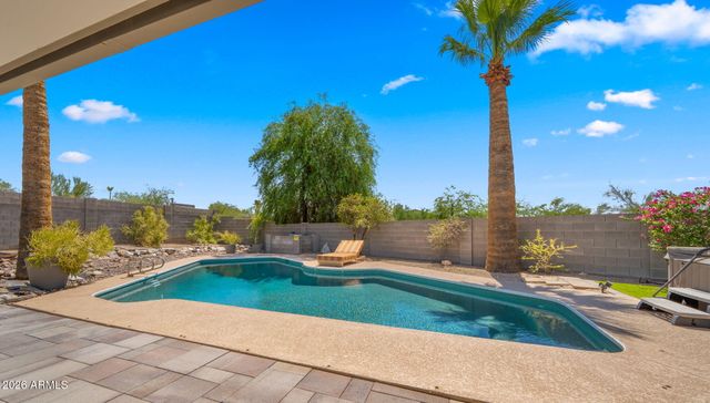 2255 E PIESTEWA PEAK Drive, Phoenix, AZ 85016