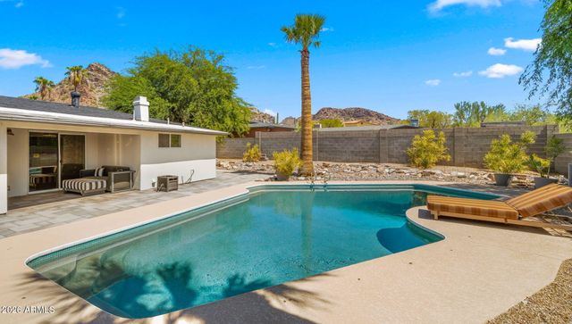 2255 E PIESTEWA PEAK Drive, Phoenix, AZ 85016