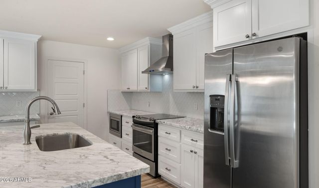 2255 E PIESTEWA PEAK Drive, Phoenix, AZ 85016