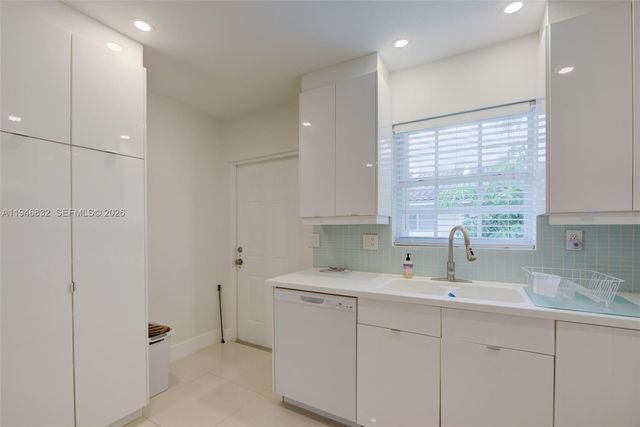 1125 99th St 12, Bay Harbor Islands, FL 33154