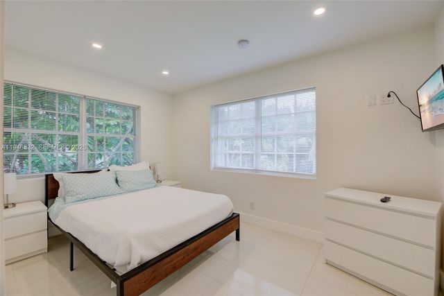 1125 99th St 12, Bay Harbor Islands, FL 33154