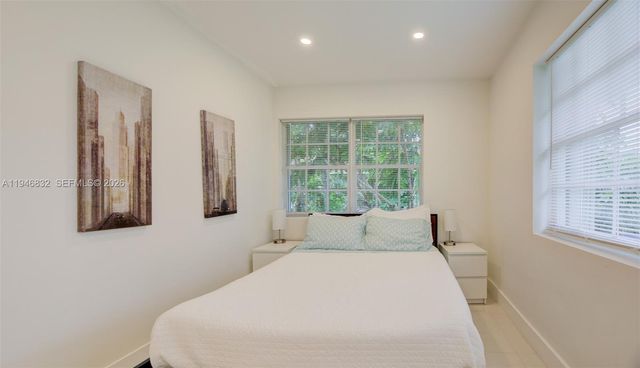 1125 99th St 12, Bay Harbor Islands, FL 33154