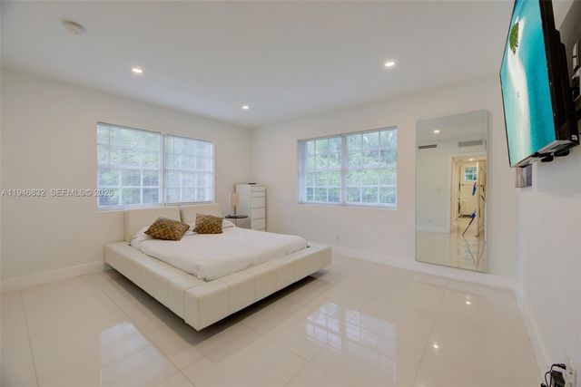 1125 99th St 12, Bay Harbor Islands, FL 33154