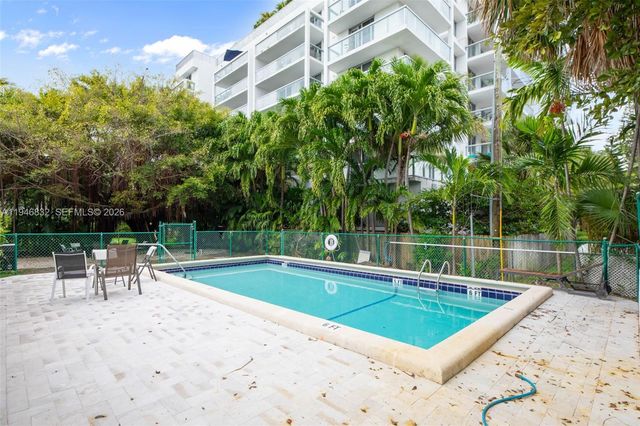 1125 99th St 12, Bay Harbor Islands, FL 33154