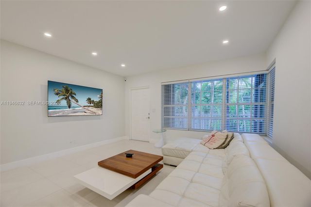 1125 99th St 12, Bay Harbor Islands, FL 33154