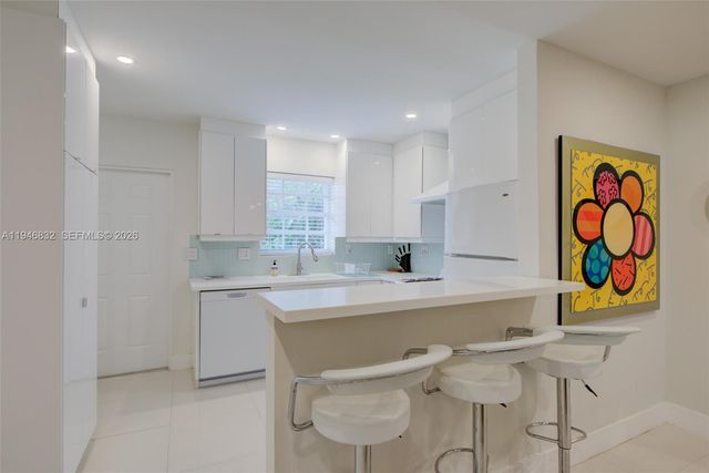 1125 99th St 12, Bay Harbor Islands, FL 33154