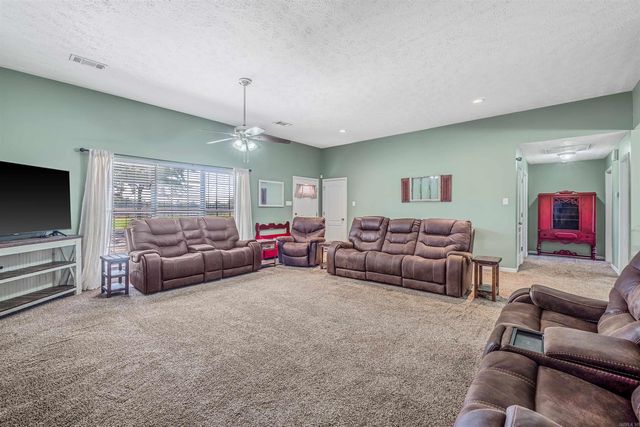 13 Brown Road, Vilonia, AR 72173