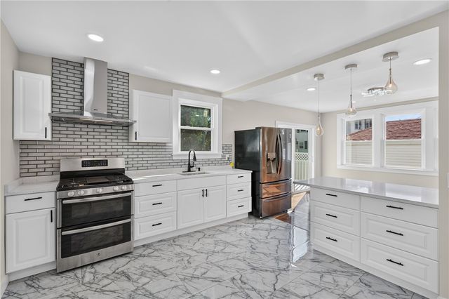 196 Sinclair Avenue, Providence, RI 02907