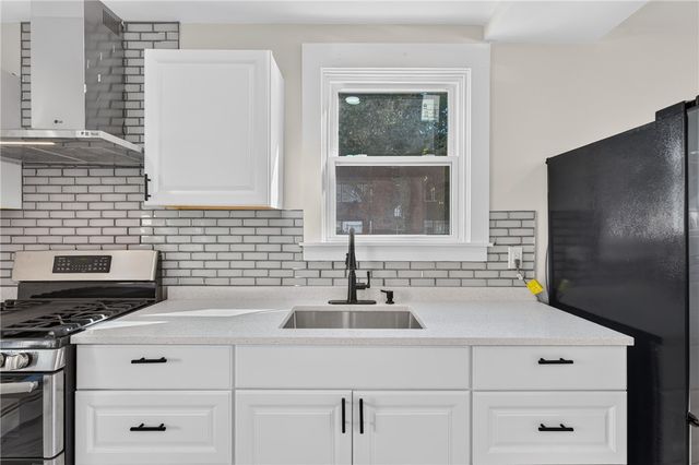 196 Sinclair Avenue, Providence, RI 02907