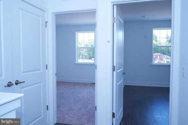 161 LEONA STEWART LN, Pennington, NJ 08534
