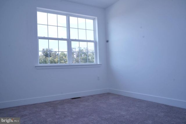 161 LEONA STEWART LN, Pennington, NJ 08534