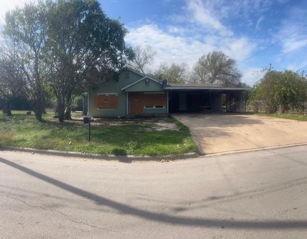 904 S Pierce ST, Burnet, TX 78611