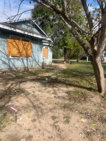 904 S Pierce ST, Burnet, TX 78611