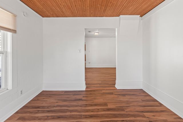 1917 S 11TH Street, Council Bluffs, IA 51501