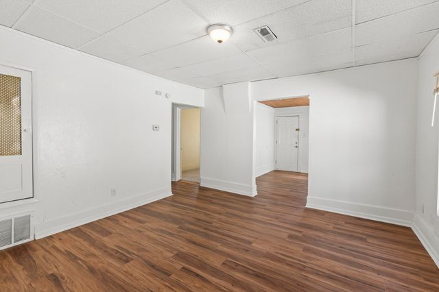 1917 S 11TH Street, Council Bluffs, IA 51501