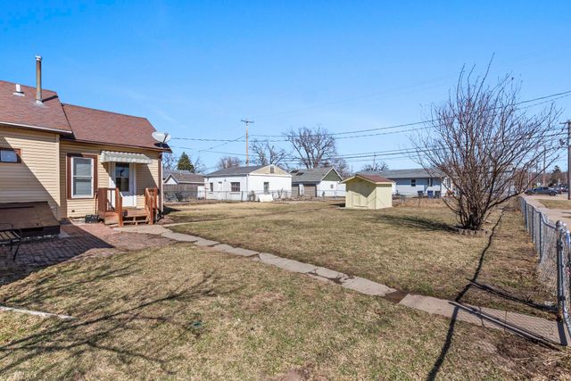 1917 S 11TH Street, Council Bluffs, IA 51501