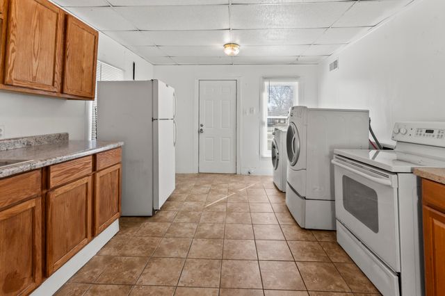 1917 S 11TH Street, Council Bluffs, IA 51501