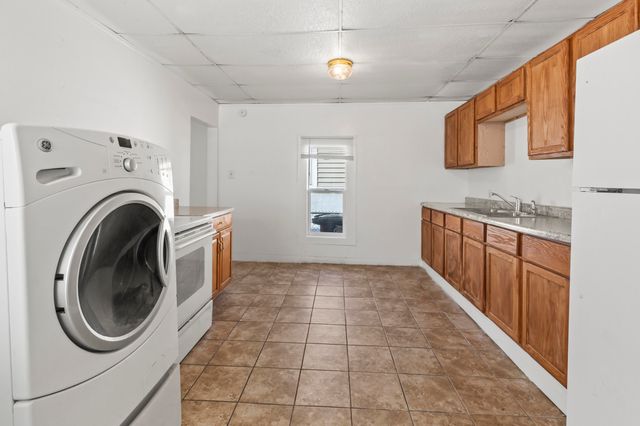 1917 S 11TH Street, Council Bluffs, IA 51501