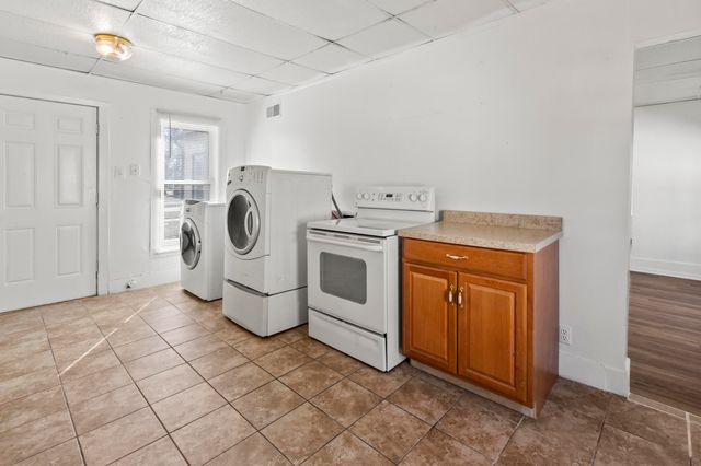 1917 S 11TH Street, Council Bluffs, IA 51501