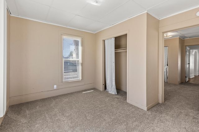 1917 S 11TH Street, Council Bluffs, IA 51501