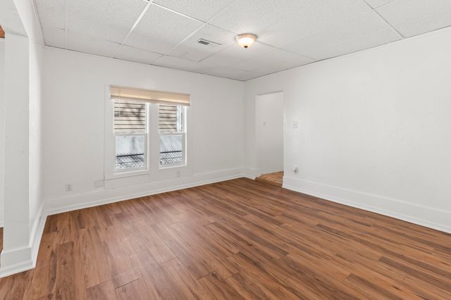 1917 S 11TH Street, Council Bluffs, IA 51501