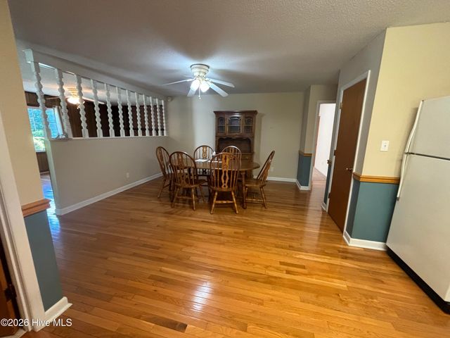 415 S Mcneil Street, Saint Helena, NC 28425