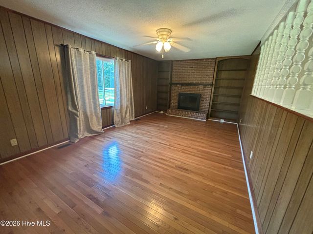 415 S Mcneil Street, Saint Helena, NC 28425