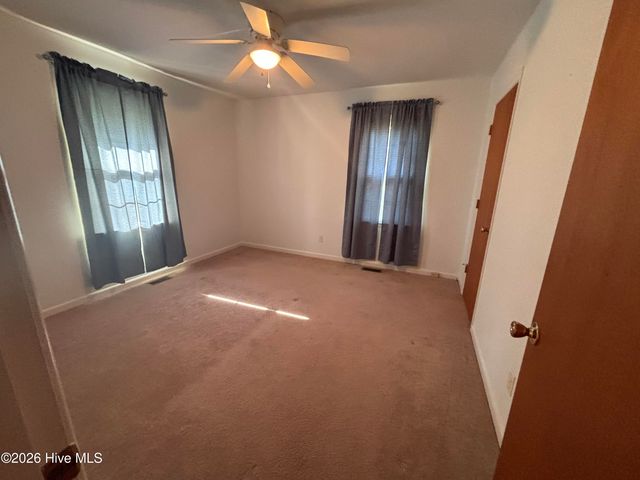415 S Mcneil Street, Saint Helena, NC 28425