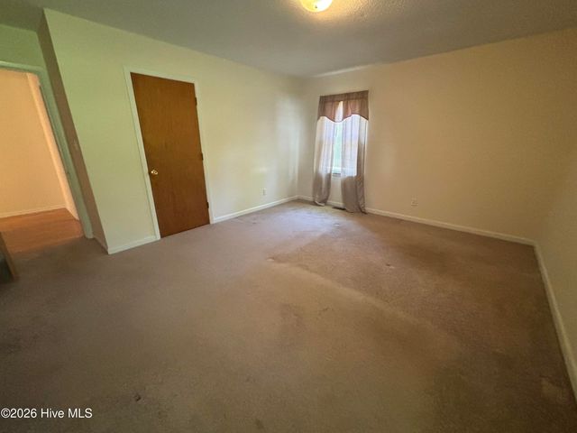 415 S Mcneil Street, Saint Helena, NC 28425