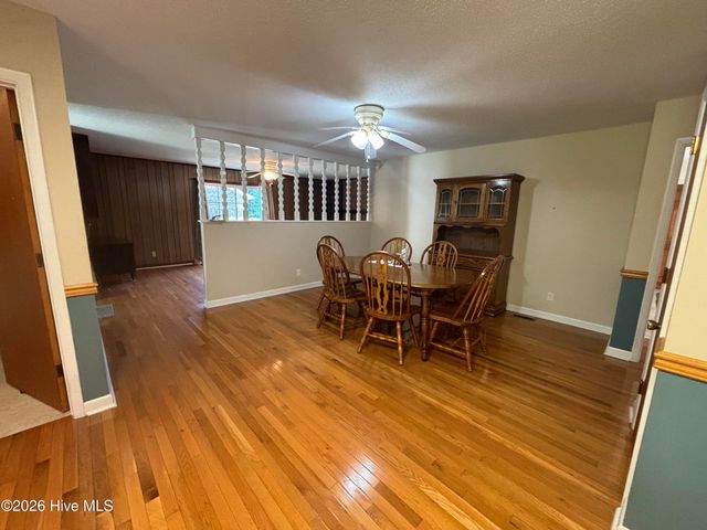 415 S Mcneil Street, Saint Helena, NC 28425