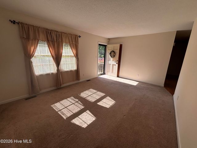 415 S Mcneil Street, Saint Helena, NC 28425