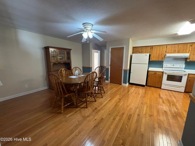 415 S Mcneil Street, Saint Helena, NC 28425