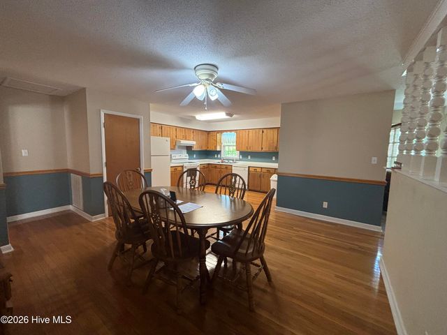 415 S Mcneil Street, Saint Helena, NC 28425
