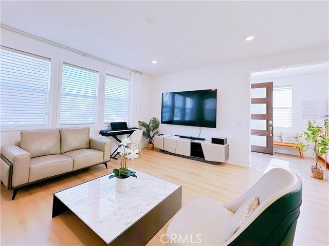 271 Tank, Irvine, CA 92618