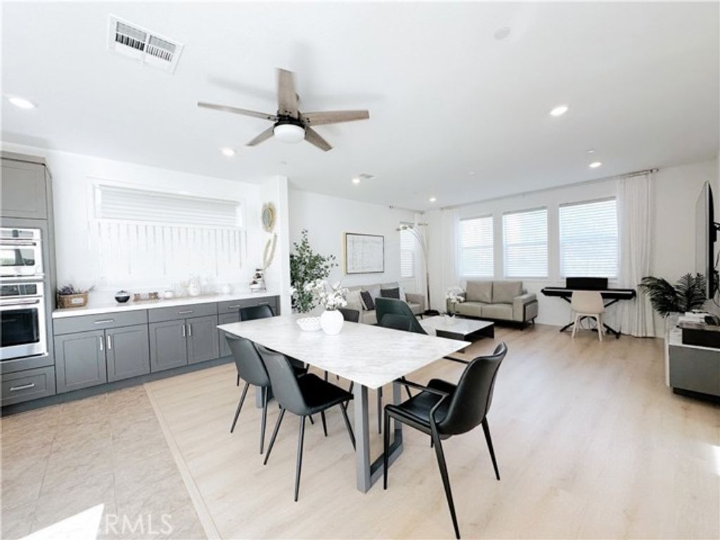 271 Tank, Irvine, CA 92618