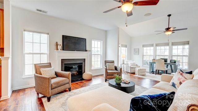 8017 Bridgegate Drive, Huntersville, NC 28078