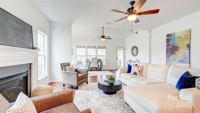 8017 Bridgegate Drive, Huntersville, NC 28078