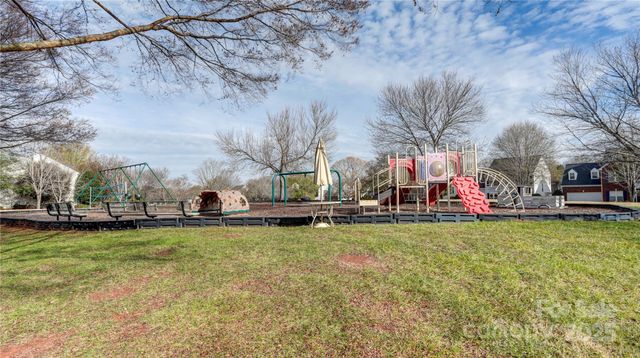 8017 Bridgegate Drive, Huntersville, NC 28078