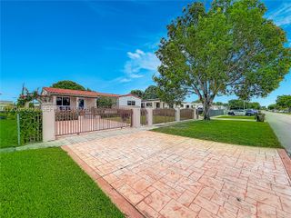 145 W 57th St, Hialeah, FL 33012