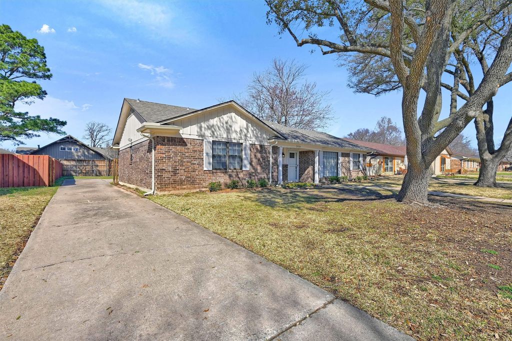 2924 Mimosa Drive, Sherman, TX 75092