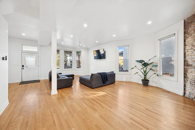 5829 W Ohio Street, Chicago, IL 60644