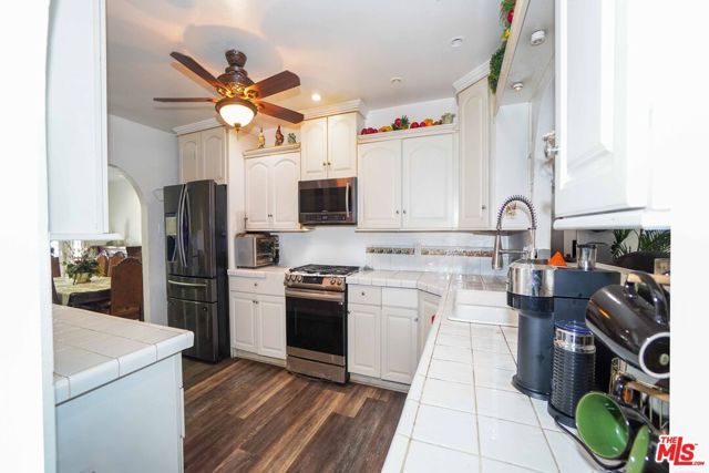 2614 Manhattan Beach Boulevard, Redondo Beach, CA 90278