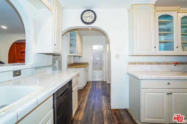 2614 Manhattan Beach Boulevard, Redondo Beach, CA 90278