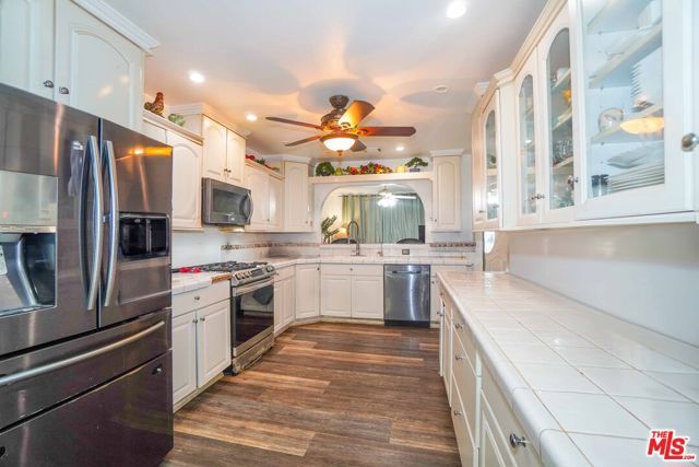 2614 Manhattan Beach Boulevard, Redondo Beach, CA 90278