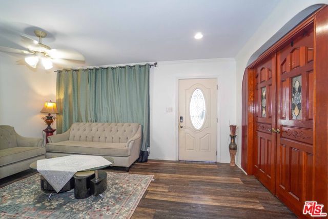 2614 Manhattan Beach Boulevard, Redondo Beach, CA 90278