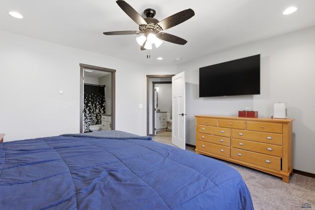 3677 BLACKPOWDER RD, Rapid City, SD 57703