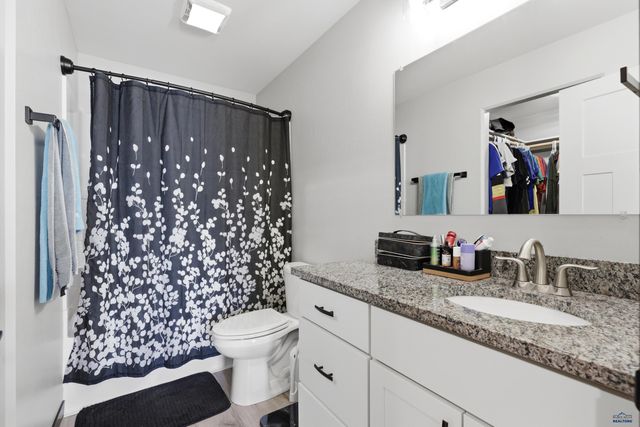3677 BLACKPOWDER RD, Rapid City, SD 57703