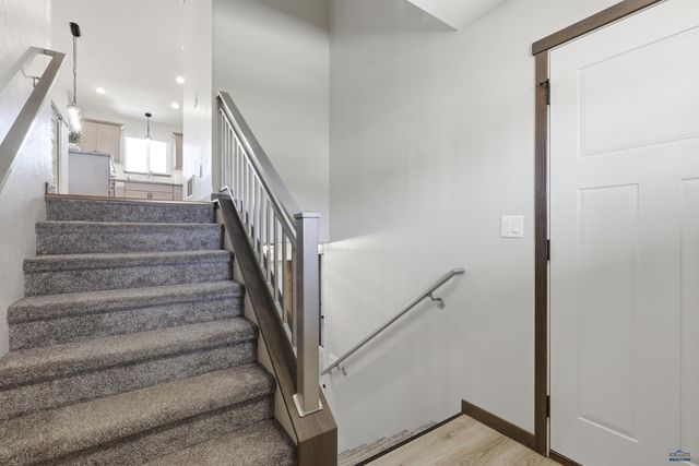 3677 BLACKPOWDER RD, Rapid City, SD 57703